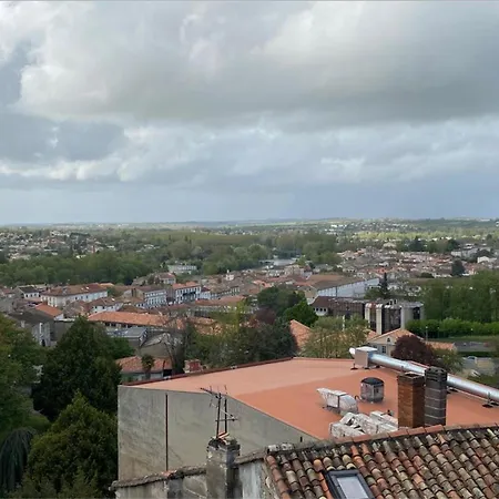 L'atypique - Centre-ville - Terrasse - Clim * אנגולם